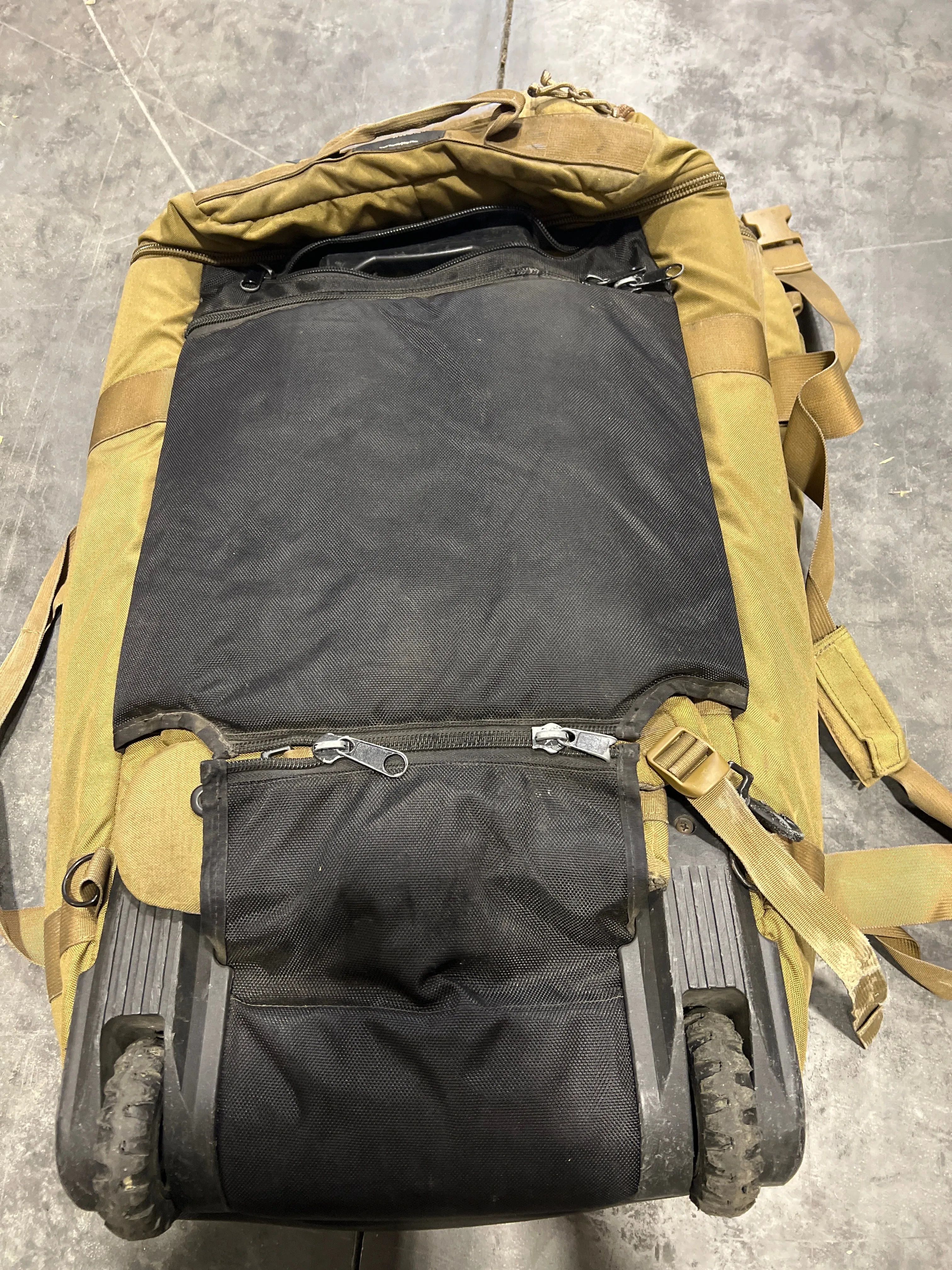 ARMY ACU DIGITAL FORCE PROTECTOR GEAR FPG ROLLING FOOTLOCKER WHEELS