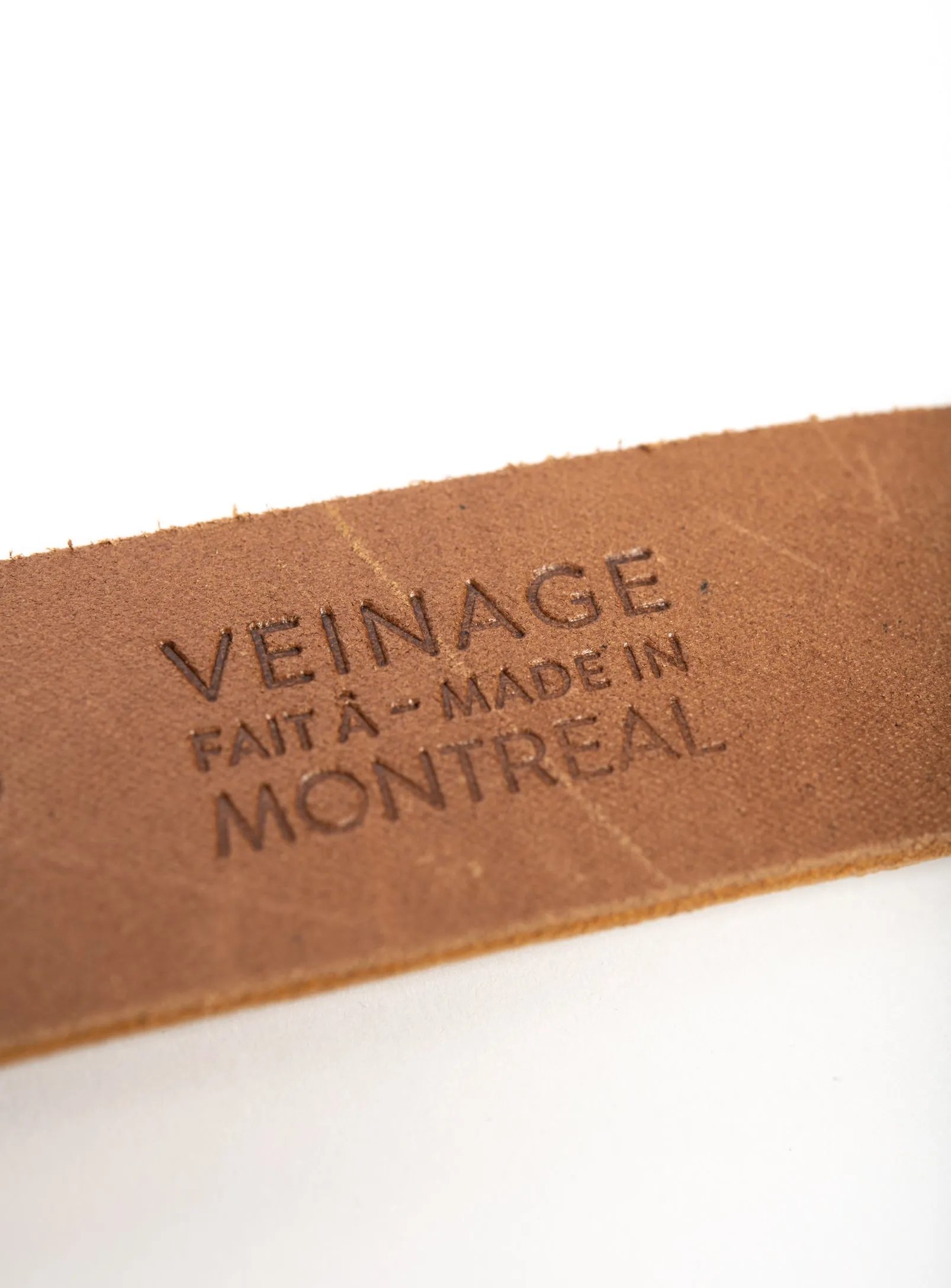 Leather belt with solid brass buckle by VEINAGE